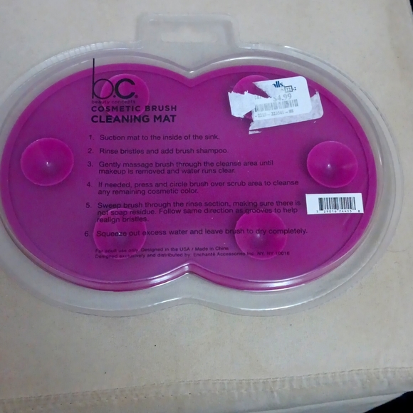 COSMETIC BRUSH CLEANING MAT - Picture 2 of 2